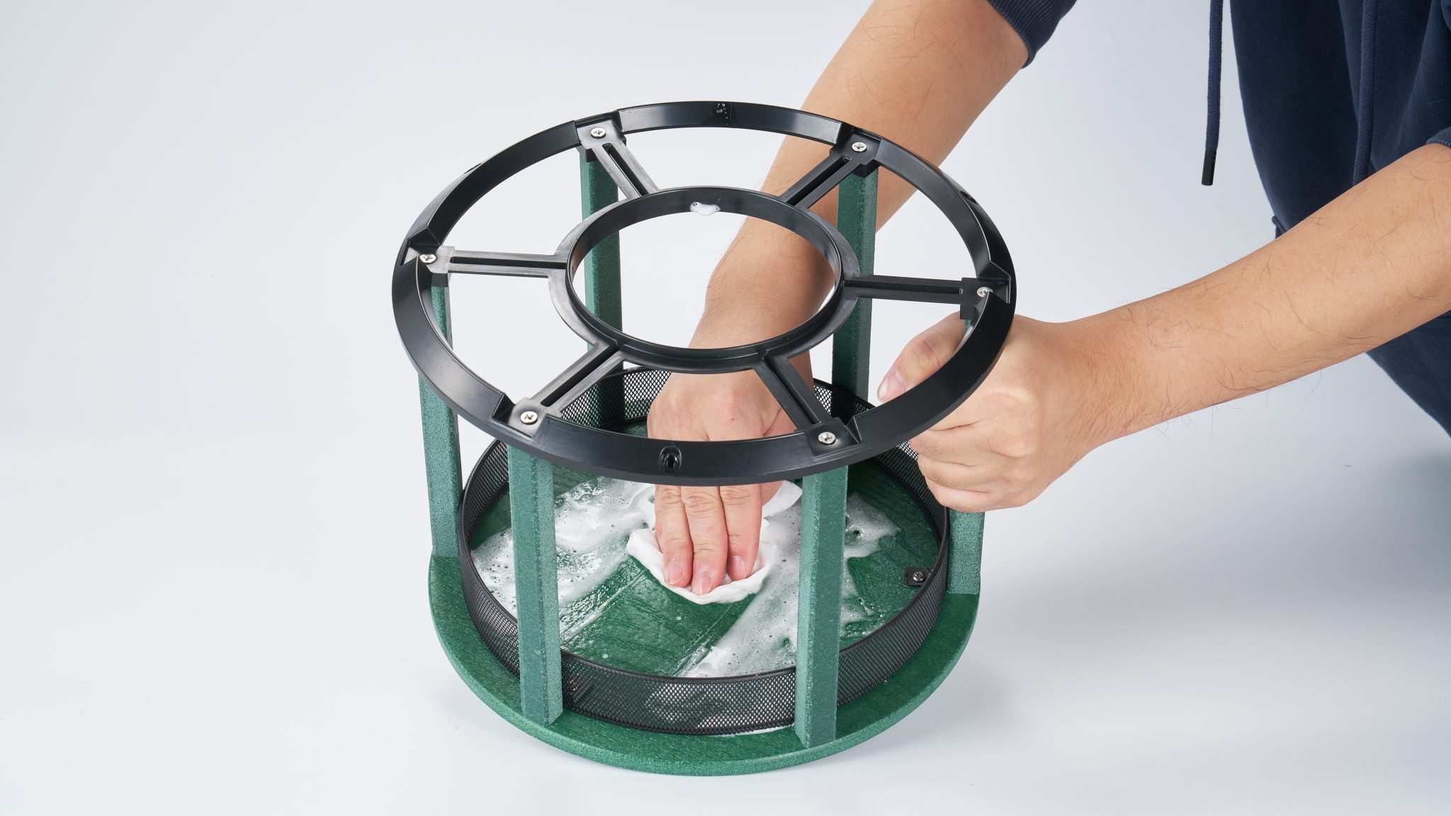 Bird Feeder Cleaning Guide: 8 Steps to Keep Your Feeders Safe and Hygienic